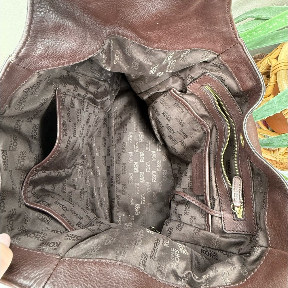 Michael Kors Astor Brown Leather Studded Grommet Tassel Hobo Shoulder Bag Y2K - Picture 6 of 12
